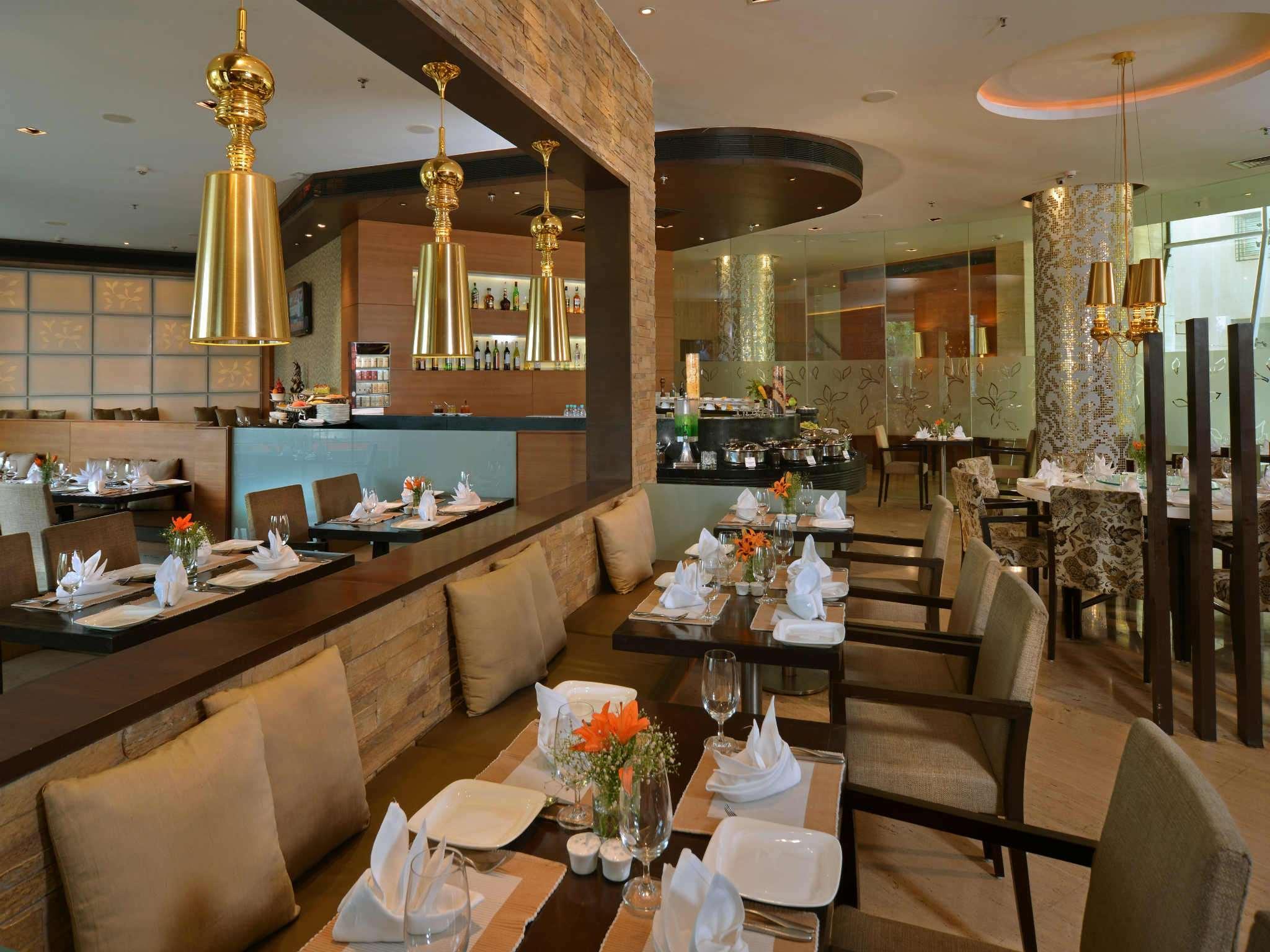 Majestic Court Sarovar Portico Navi Mumbai Exterior foto