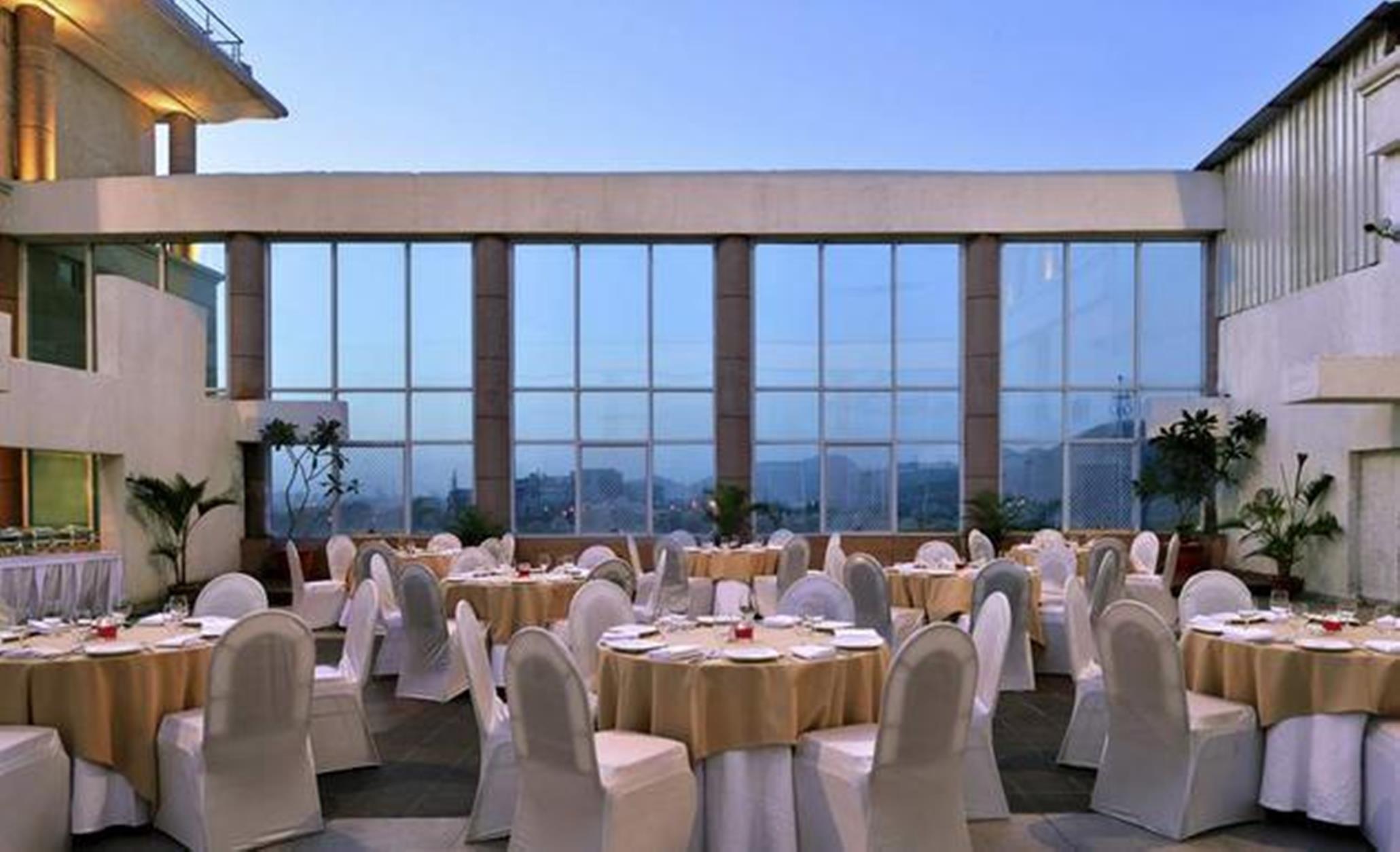 Majestic Court Sarovar Portico Navi Mumbai Exterior foto
