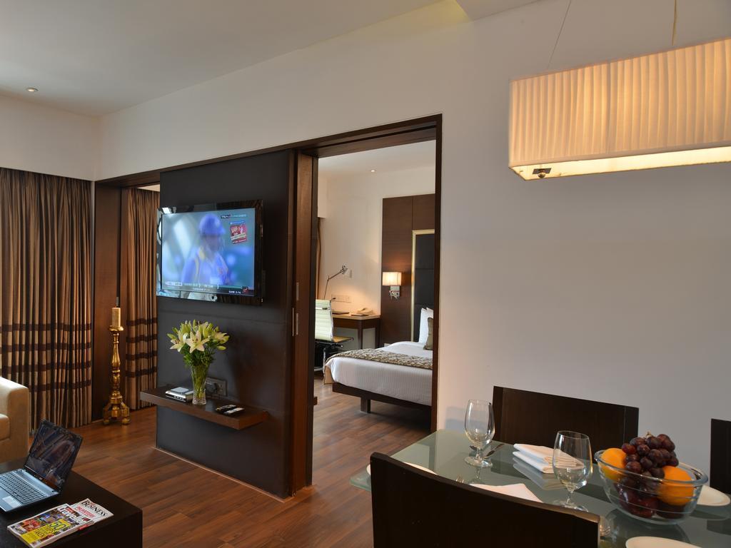 Majestic Court Sarovar Portico Navi Mumbai Exterior foto
