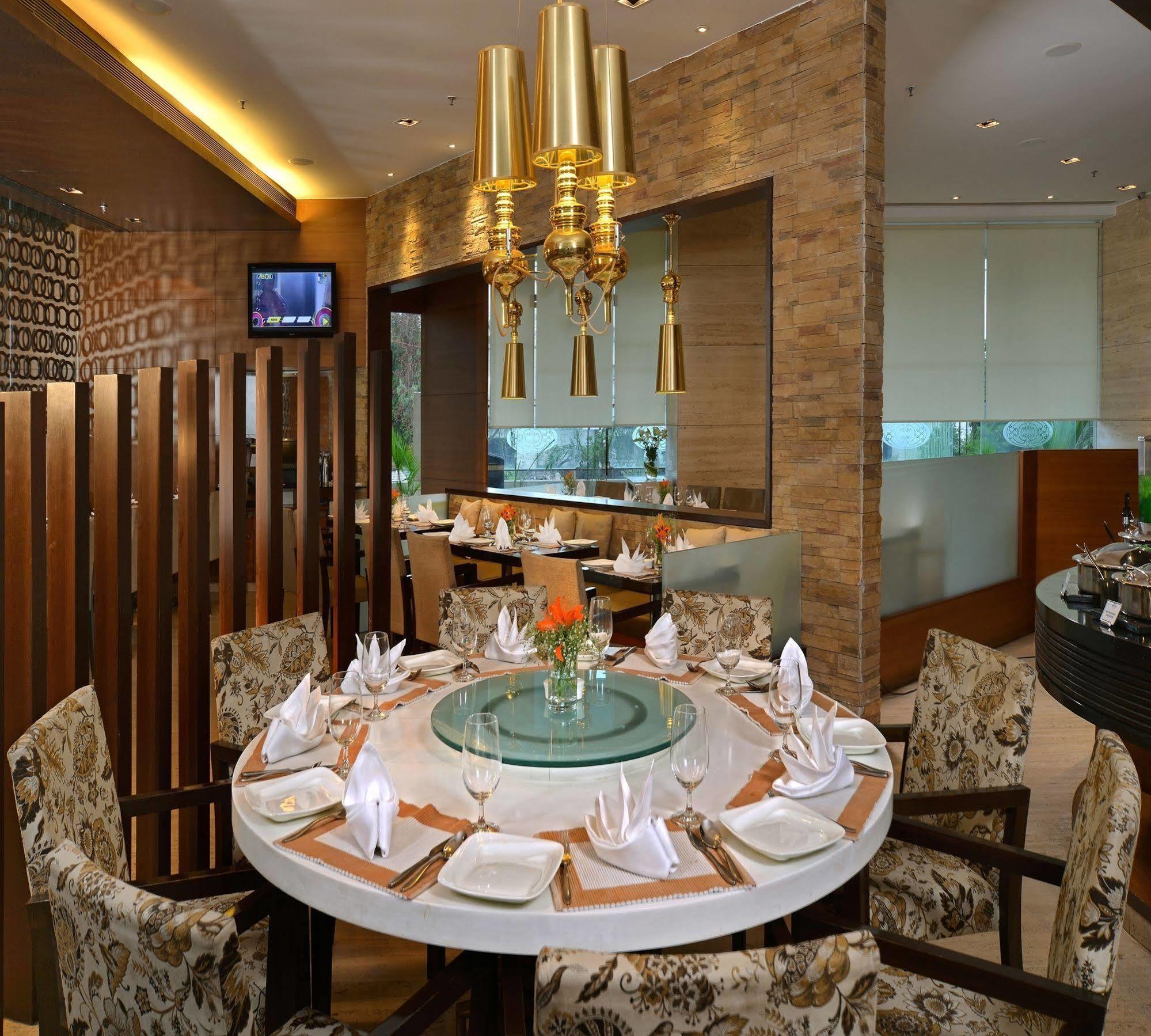 Majestic Court Sarovar Portico Navi Mumbai Exterior foto