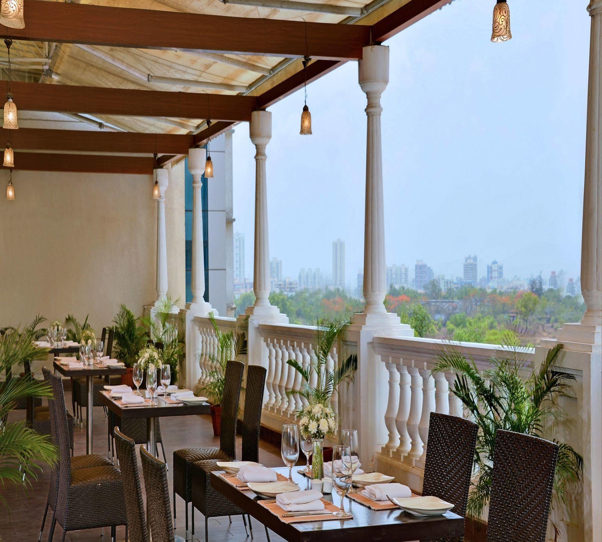 Majestic Court Sarovar Portico Navi Mumbai Exterior foto