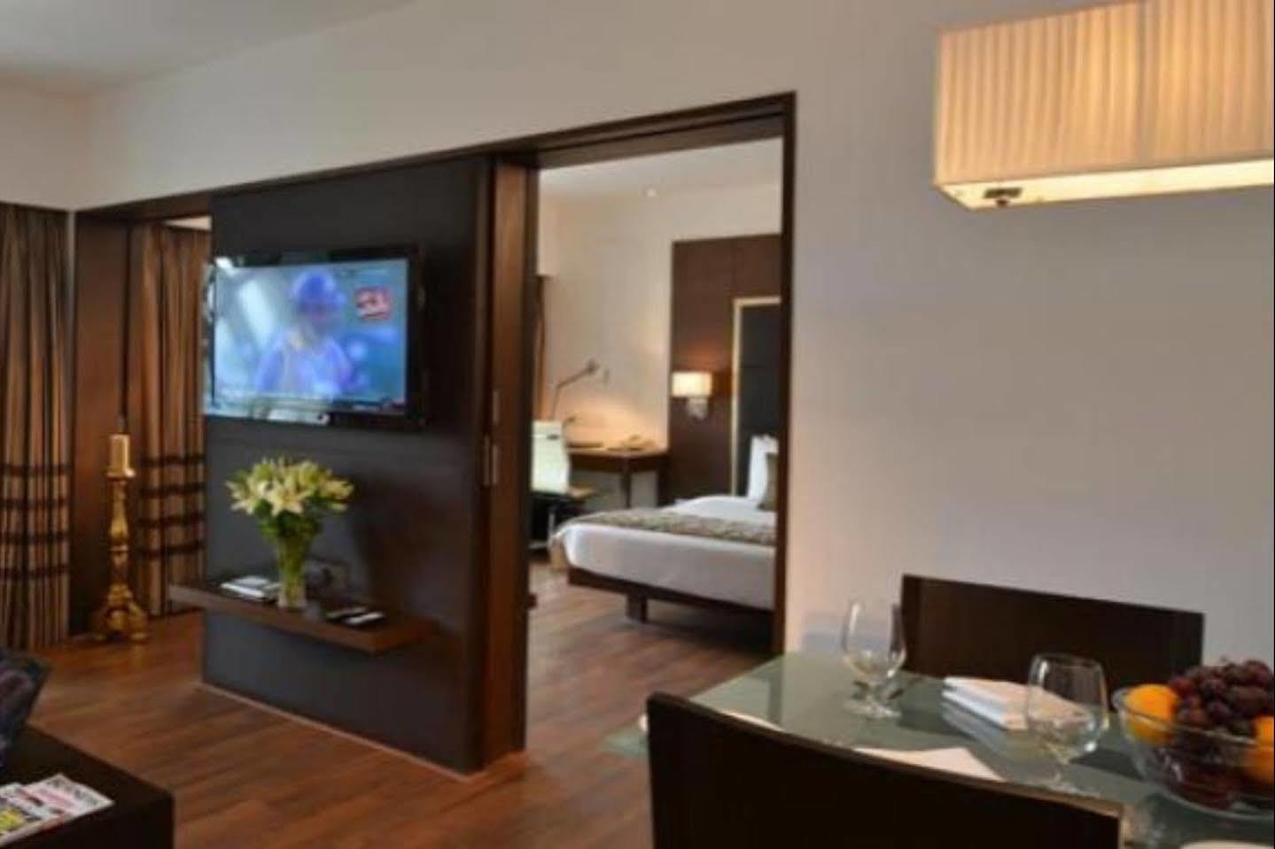 Majestic Court Sarovar Portico Navi Mumbai Exterior foto