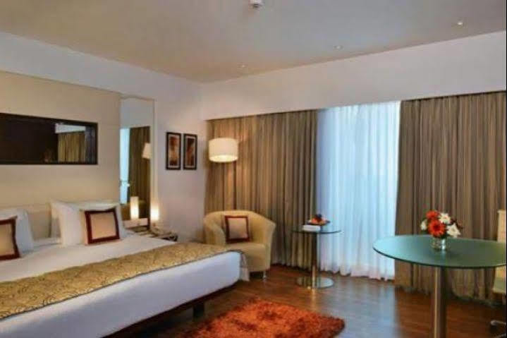 Majestic Court Sarovar Portico Navi Mumbai Exterior foto